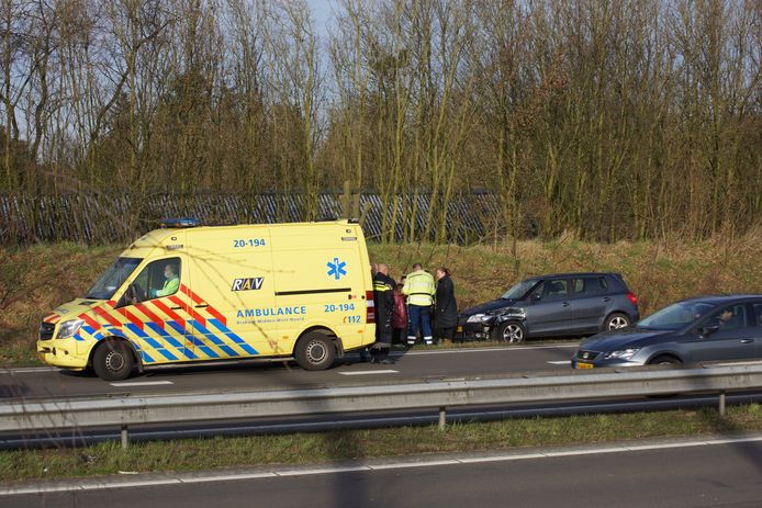Botsingen op de Midden-Brabantweg.