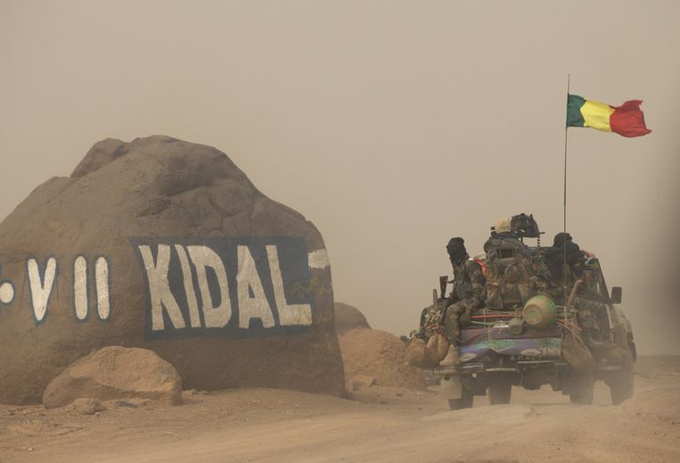 Malinese soldaten arriveren bij de noordelijke stad Kidal. Beeld ap
