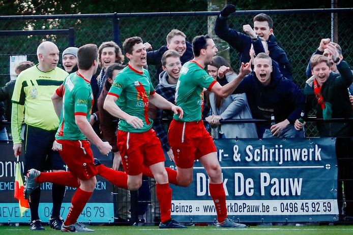 Tom De Wulf schreeuwt zijn vreugde uit, hij heeft net de 2-1 gemaakt.