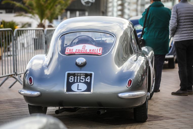 IN BEELD. Oldtimers veroveren Knokke tijdens eerste dag Zoute Grand