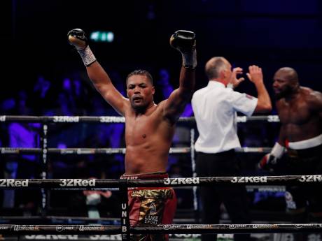 Joe Joyce troeft Carlos Takam af tijdens boksklassieker in Londen