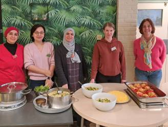 Nederlands oefenen kan in Ronse ook bij een workshop koken of volksdansen 