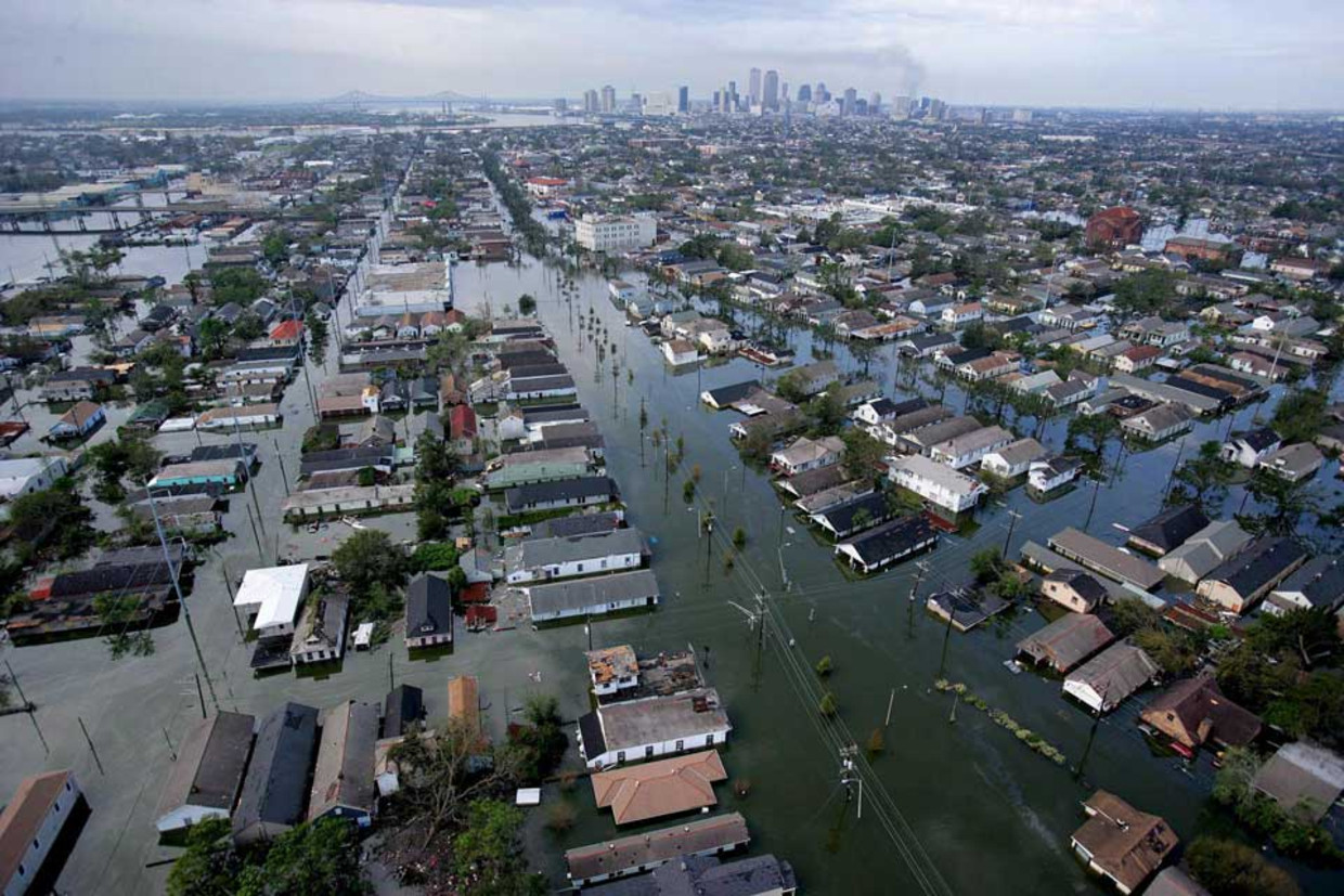 New Orleans is getroffen door een overstroming als gevolg van de orkaan Katrina (EPA) Beeld 