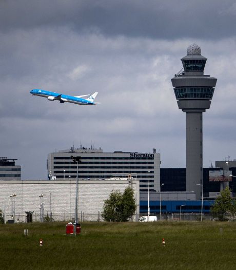 KLM stopt tijdelijk verkoop tickets voor vluchten vanaf Schiphol 