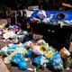 Rome kreunt onder hopen vuilnis, ‘invasie van terrassen’ en beschonken toeristen