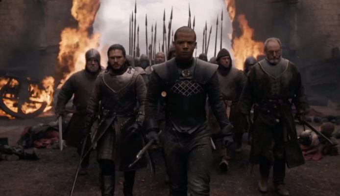 Jon Snow en zijn kompanen dringen de stad binnen.