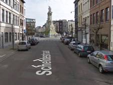 Brandweer redt bewusteloze vrouw (45) uit brandende flat op Antwerpse Zuid: slachtoffer in levensgevaar