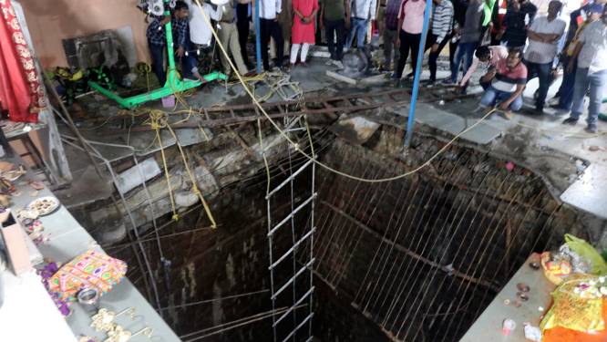Vloer van Indiase tempel stort in: al 35 lichamen geborgen