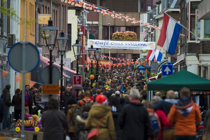 De Utrechtse vrijmarkt tijdens Koningsdag