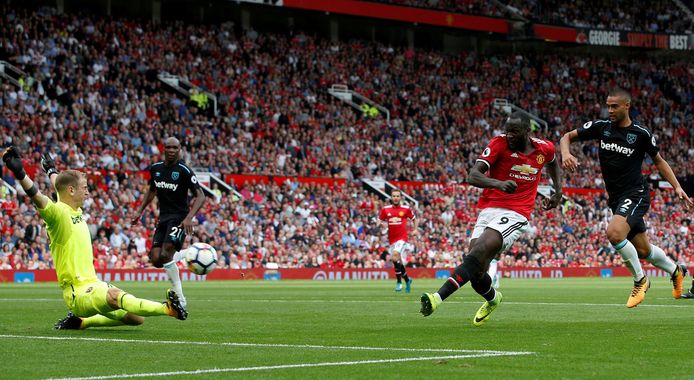 13 augustus: Romelu Lukaku kent een meer dan geslaagd debuut in het shirt van Manchester United. Op Old Trafford scoort hij de eerste twee goals in de 4-0-zege tegen West Ham.