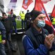 Werknemers Nedcar demonstreren tegen bosbeschermers: ‘We zijn niet tegen natuur, maar we zijn bezorgd om onze banen’