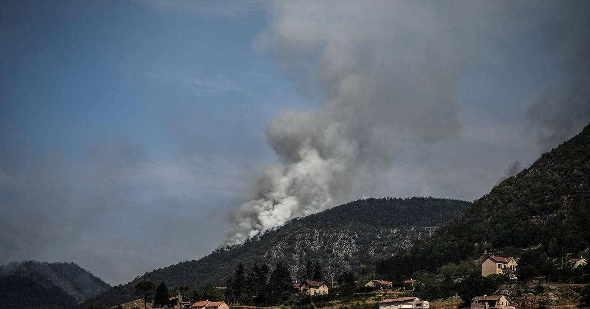 Opnieuw evacuaties vanwege bosbrand in zuiden Frankrijk, 2022 Europees 'recordjaar' qua branden - BD