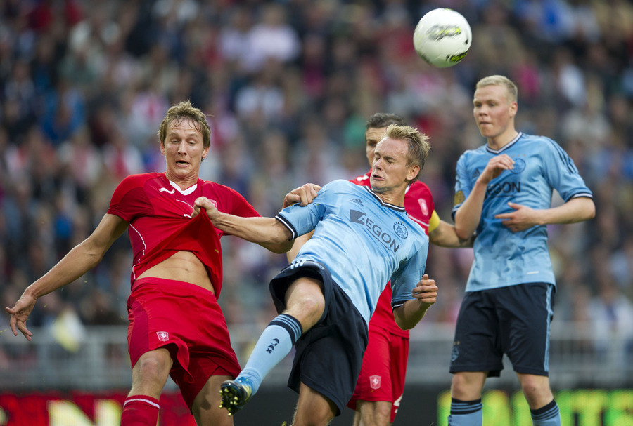 FC Twente 'steelt' Cruijff Schaal van Ajax | Foto ...