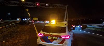 Vrouw gewond bij ongeval op A58, passerende automobilist bekeurd voor negeren rood kruis