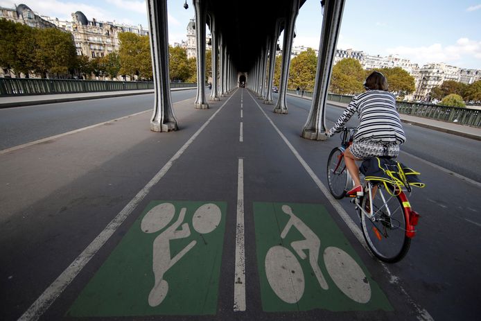 Veel fietspaden in grote Franse steden worden de komende tijd verbreed.