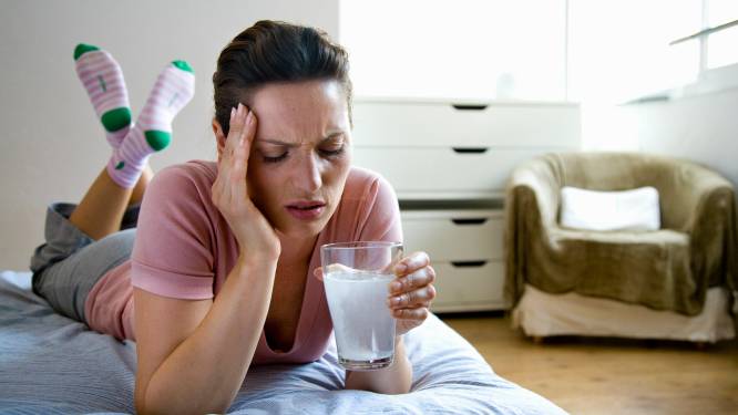 Deze zoutoplossing is het ultieme katermiddeltje volgens het internet, maar werkt het ook echt?