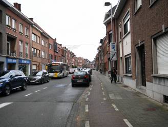 Inbreker verbrijzelt zijraam mobilhome maar vertrekt zonder buit