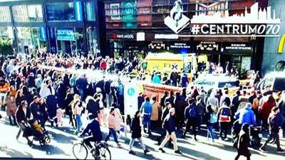 Ramptoerisme hindert politie in Haags centrum: ‘Kinderen stonden bloedende man te filmen’