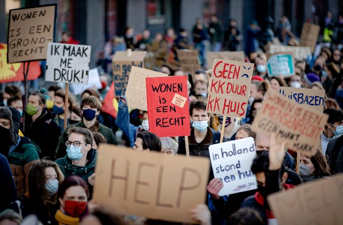 Demonstranten bij het woonprotest in Utrecht.