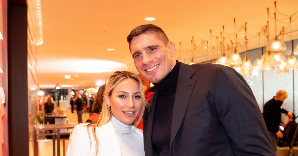 Rico Verhoeven cuddles with new girlfriend on red carpet |  show
