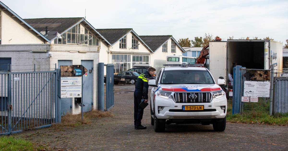 Twee loodsen aan Pastoor van Breugelstraat in Bosschenhoofd gesloten na drugsvondst