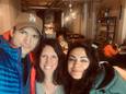 Ashton Kutcher, Phaedra Lybaert du restaurant O'yo et Mila Kunis