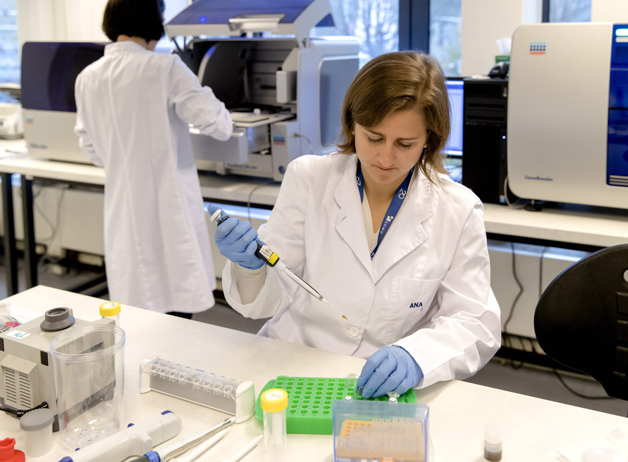 Via DNA-onderzoek kunnen donorkinderen hun biologische ouders opzoeken.  Beeld AFP