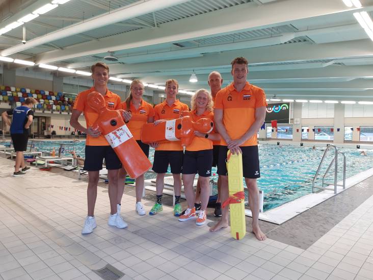 Roelof voor tweede keer naar WK lifesaving: ‘In de zomer haal ik afgedreven zwemmers uit zee’