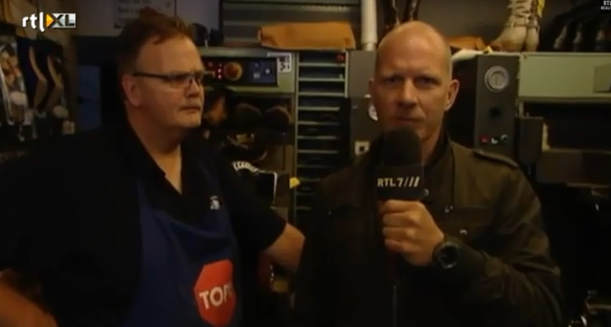 Maxime Hartman presenteert het programma Nog Meer Voor Mannen. Beeld YouTube