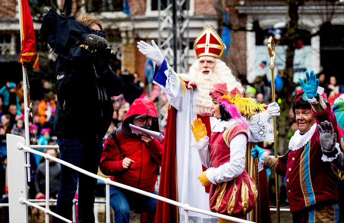 De landelijke intocht van Sinterklaas in 2017 vond plaats in het Friese Dokkum.