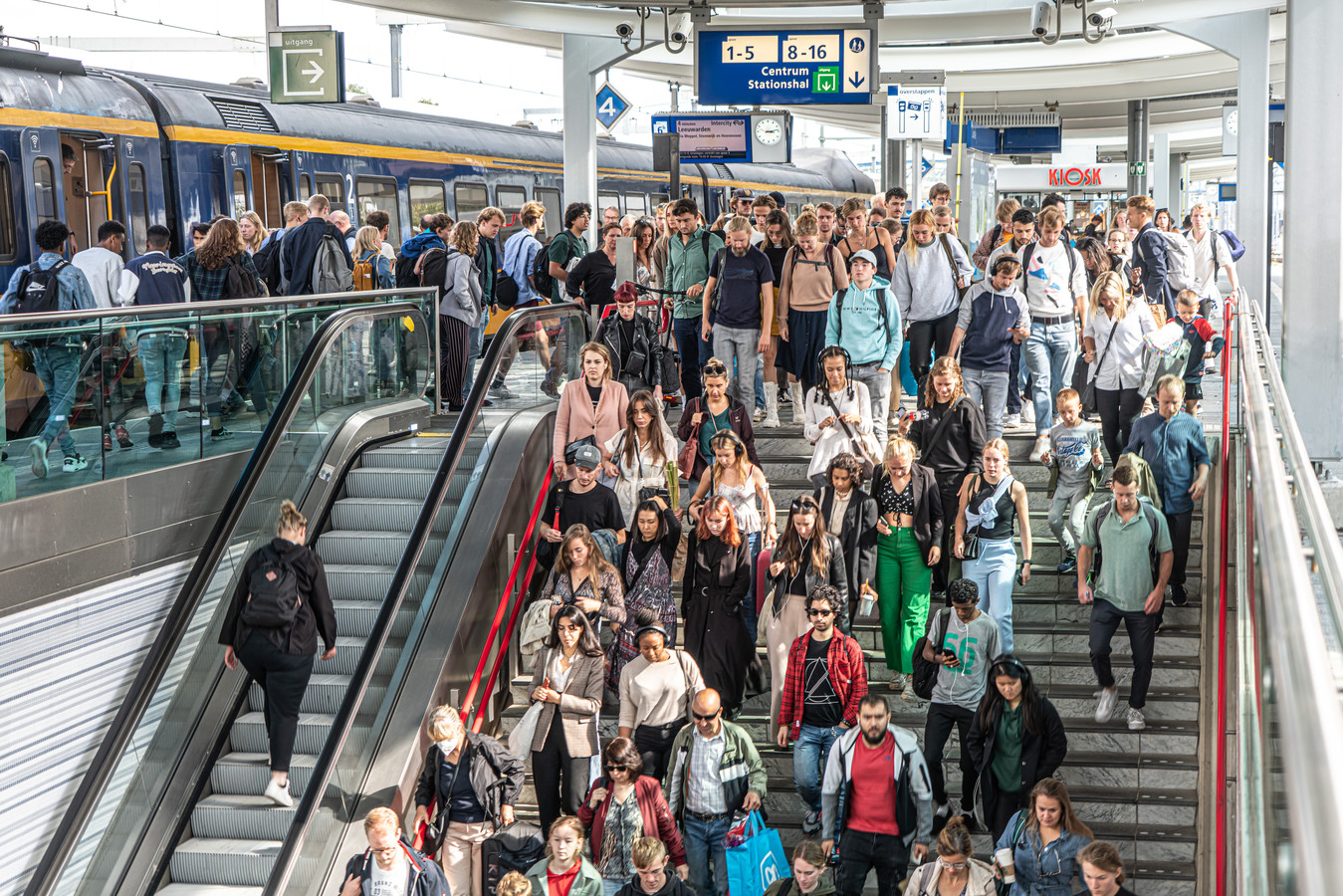 Bomvolle treinen tussen Zwolle en Amersfoort 'Treinen kunnen niet