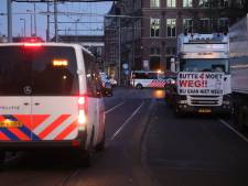 Truckers en trekkers die Den Haag platleggen moeten van burgemeester harder worden aangepakt