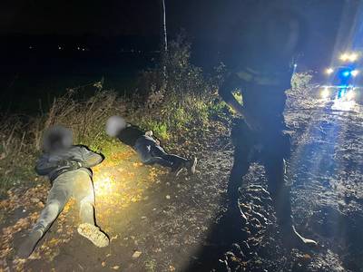 Agenten houden tweetal op motorscooter aan na gevaarlijke achtervolging in Vorstenbosch