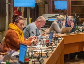 Oppositie verhoogt druk op burgemeester D’Haese (N-VA): “Een deel van de straatverlichting brandt weer, maar het is echt niet voldoende.”