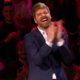 Na een nerveuze start was Bart Cannaerts zichtbaar in zijn element als presentator van ‘De slimste mens ter wereld’