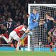 Arsenal boekt met geluk zege tegen Bayern