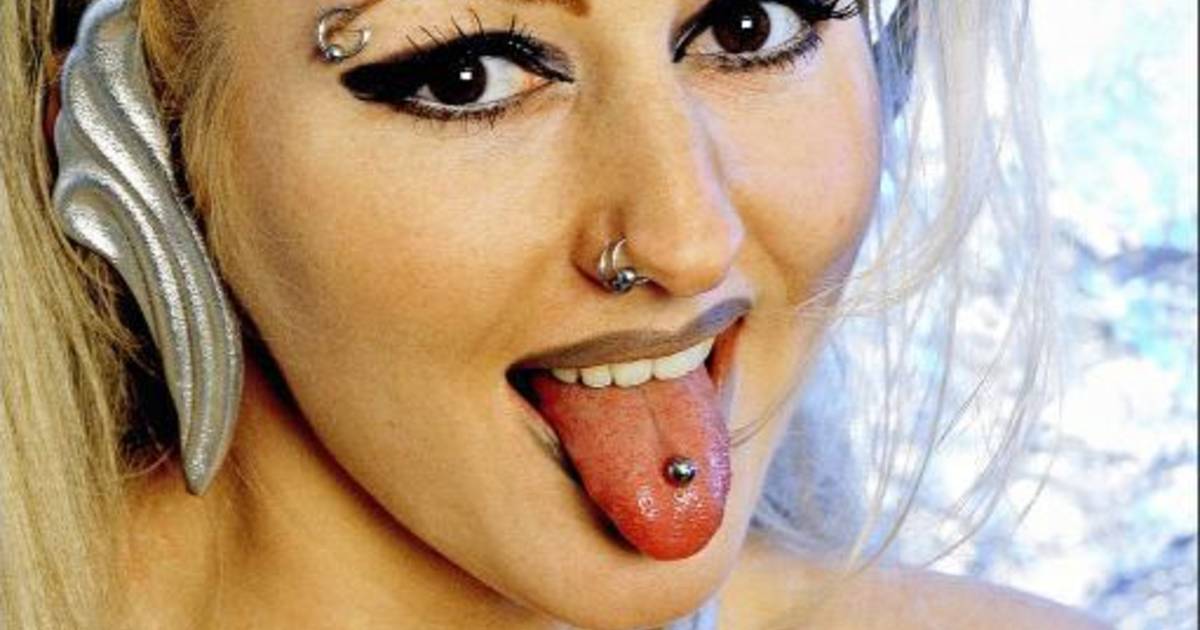 Meisje 15 Ondergaat Spoedoperatie Door Tongpiercing Buitenland Hln Be