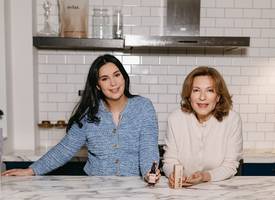 Filiz en dochter Gamze runnen samen een bedrijf: ‘We kiezen voor pro-aging in plaats van anti-aging’