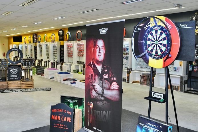 Afvoer heerlijkheid bijstand Dartshop in gewezen schoenenwinkel Brantano de grootste in Europa: “Darts  is een zeer toegankelijke sport en voor iedereen” | Menen | hln.be
