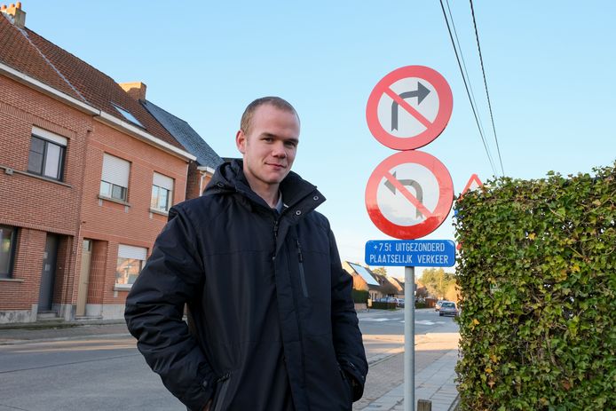 Fons Reyniers studeerde voor zijn rijexamen en merkte zo op dat hij eigenlijk niet in zijn eigen wijk mag rijden.