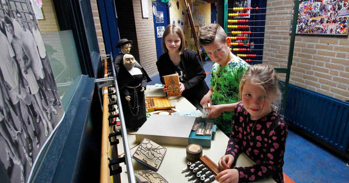 Echt afscheid voor scholen in Oud Gastel Roosendaal bndestem.nl