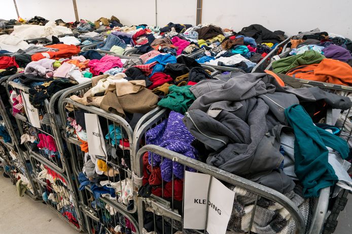 Te veel kleding sales