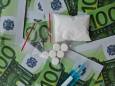 Man (20) betrapt in Best met 7000 euro cash en een flinke portie drugs op zak
