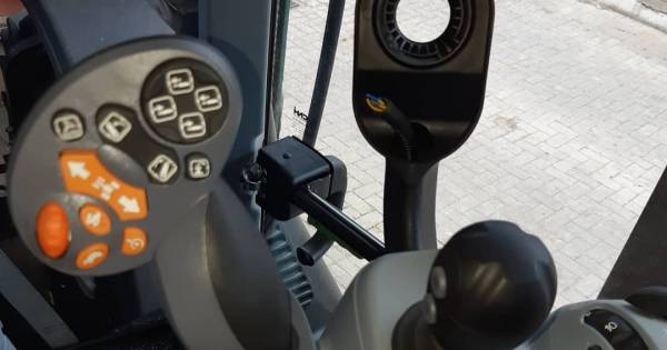 Steeds vaker peperdure navigatiesystemen gestolen uit tractors in Oost-Brabant.