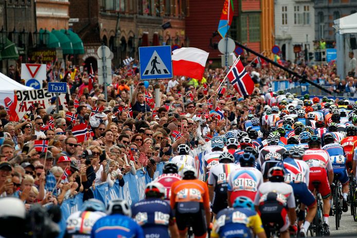 De Noren komen massaal op straat voor het WK wielrennen.