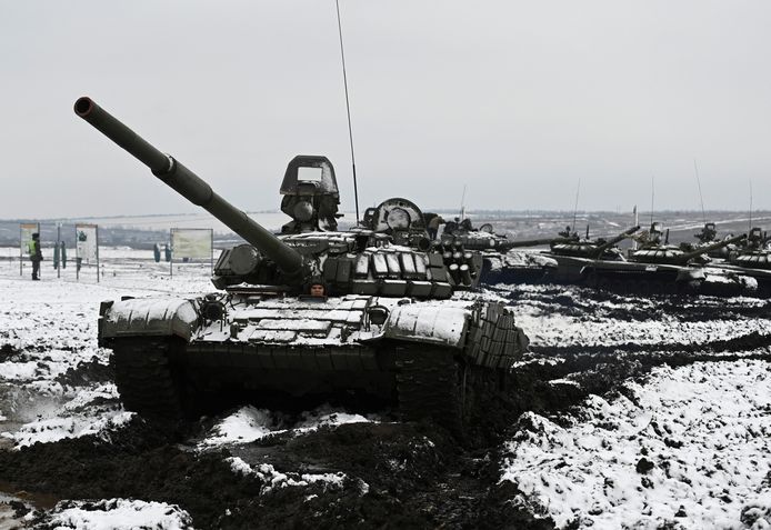 Een Russische tank tijdens een militaire oefening in de  Rostov-regio in Rusland