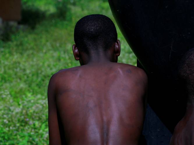 Slachtoffers getuigen over mishandelingen in Nigeriaanse “koranschool met folterkamer”