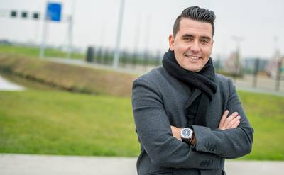 Rutte luistert naar Jan Smit en Kim gaat voor een natuurbad