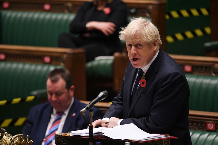 De Britse premier Boris Johnson in het Lagerhuis.
 Beeld via REUTERS