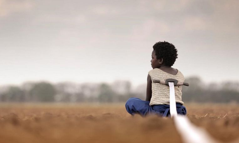 Margaret Mulubwa in I Am Not a Witch. Beeld Film beeld